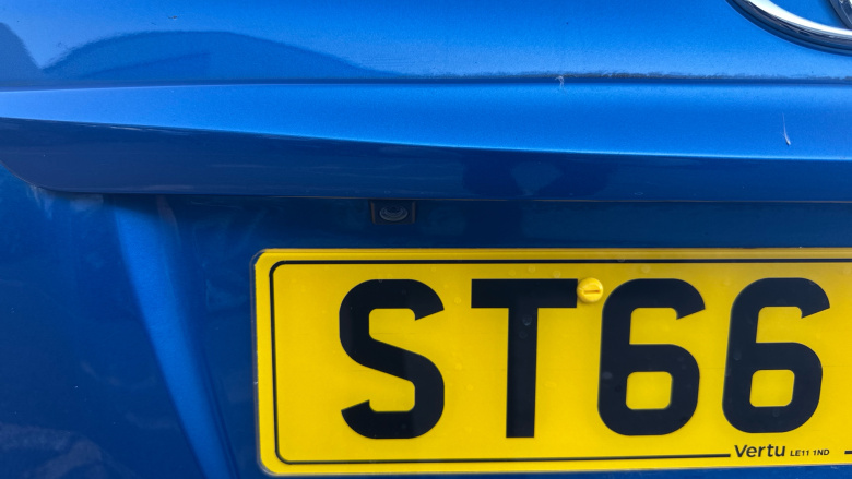 Toyota Yaris 1.33 VVT-i Icon 5dr Petrol Hatchback